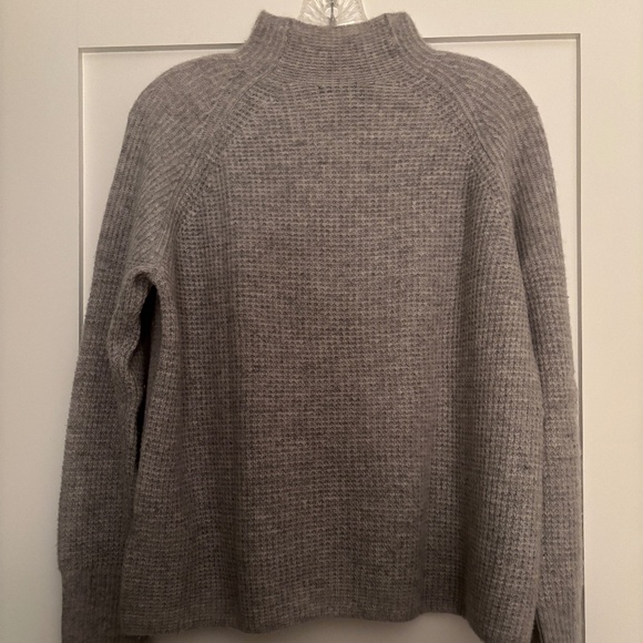 Vineyard Vines Cashmere Sweater - Picture 2 of 5